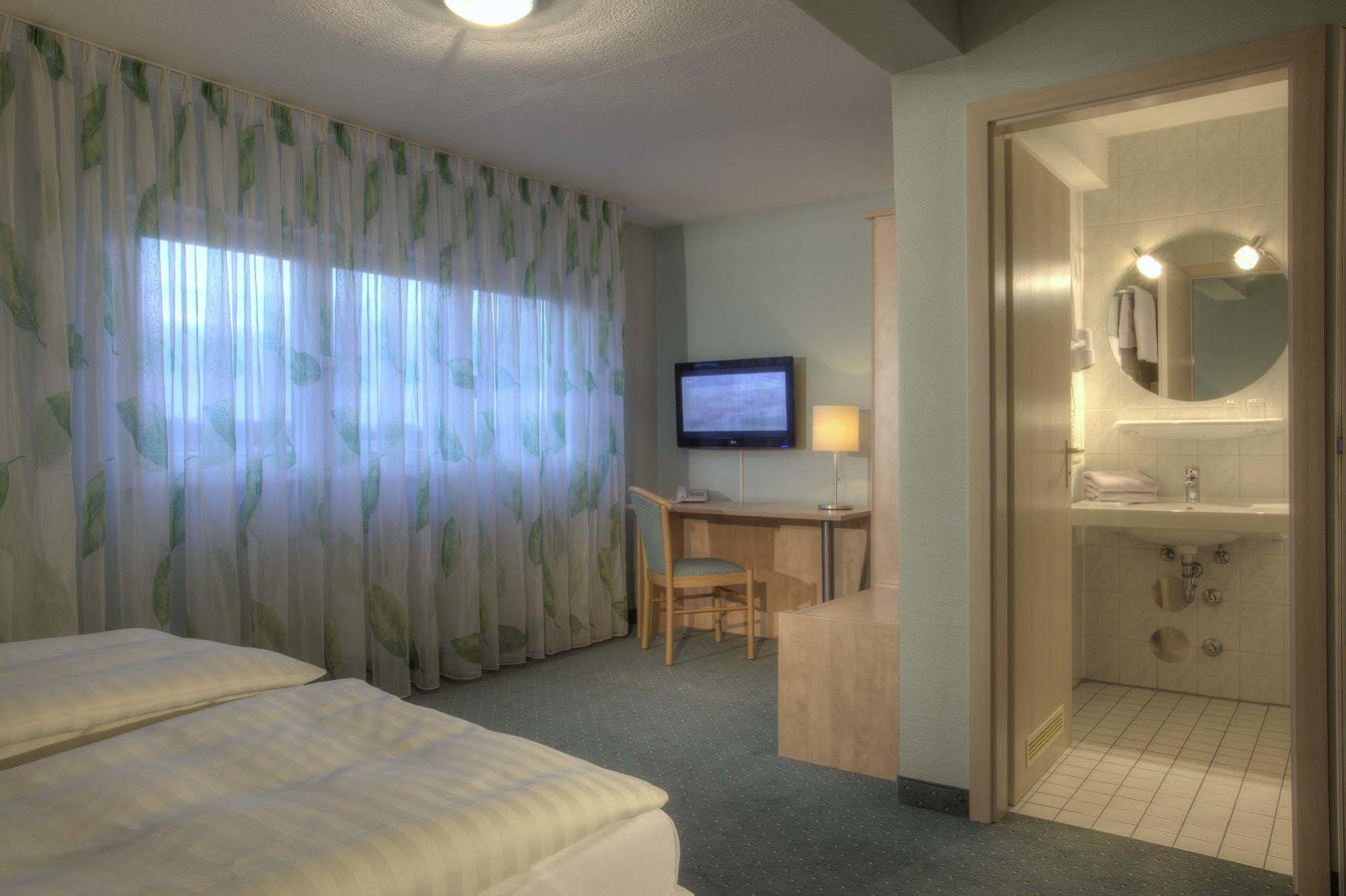Hotel Zur Muehle Urbach  Eksteriør billede